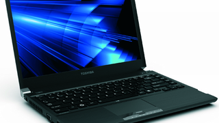 Toshiba Portégé R700 Laptop: Light As a Feather, Strong Like Bull